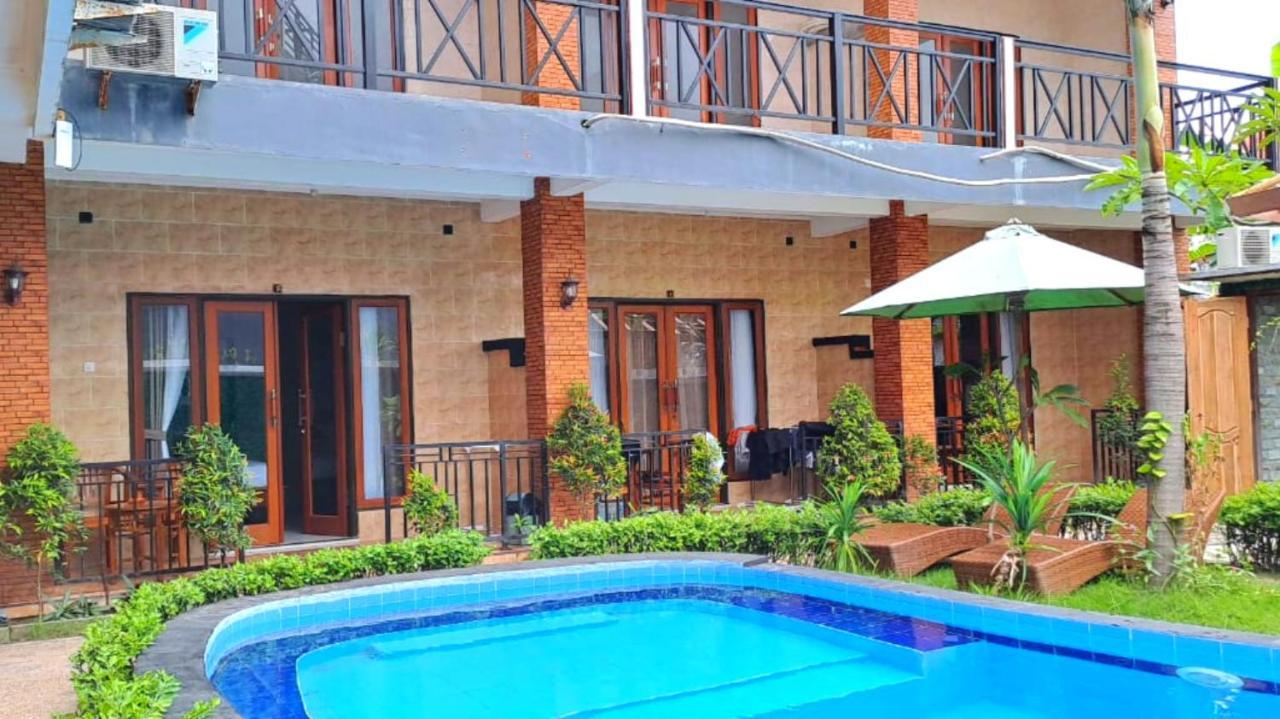 נוסה-למבונגן Wahyuga Sari Guest House Nita Salon & Spa מראה חיצוני תמונה