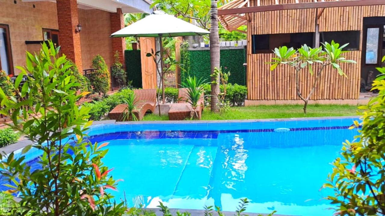 נוסה-למבונגן Wahyuga Sari Guest House Nita Salon & Spa מראה חיצוני תמונה
